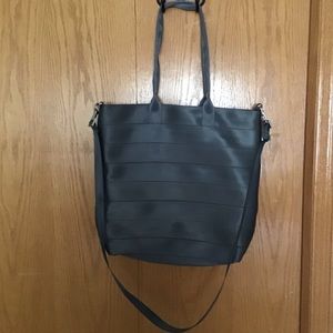 Harvey’s Seatbelt Bag- Lg streamline tote in Storm